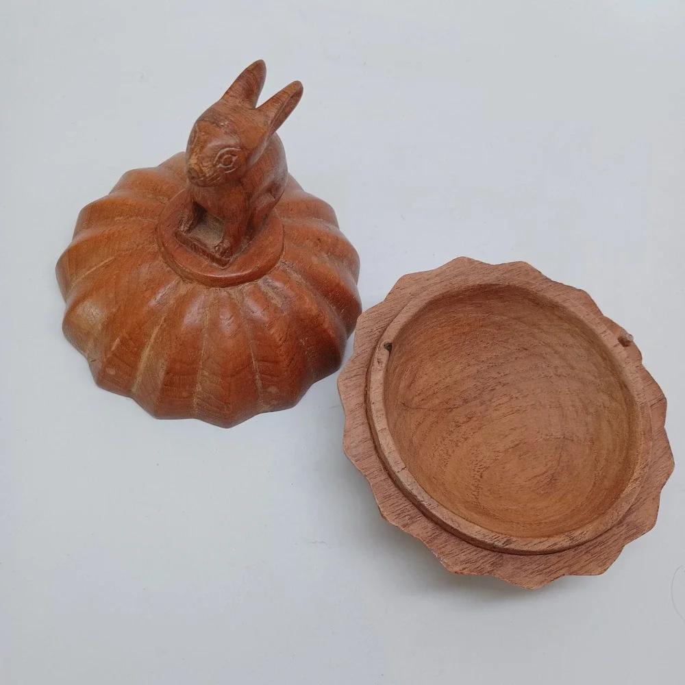 Hand Carved Wooden Rabbit Trinket Box Fluted Pumpkin‎ Shape Folk Art Bunny Decor